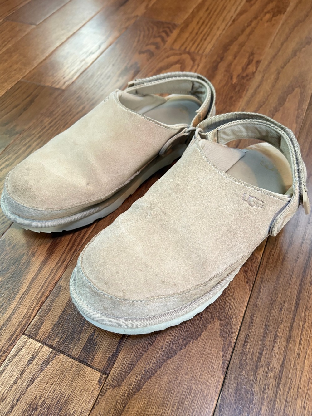 UGG Goldenstar Clog Size 6